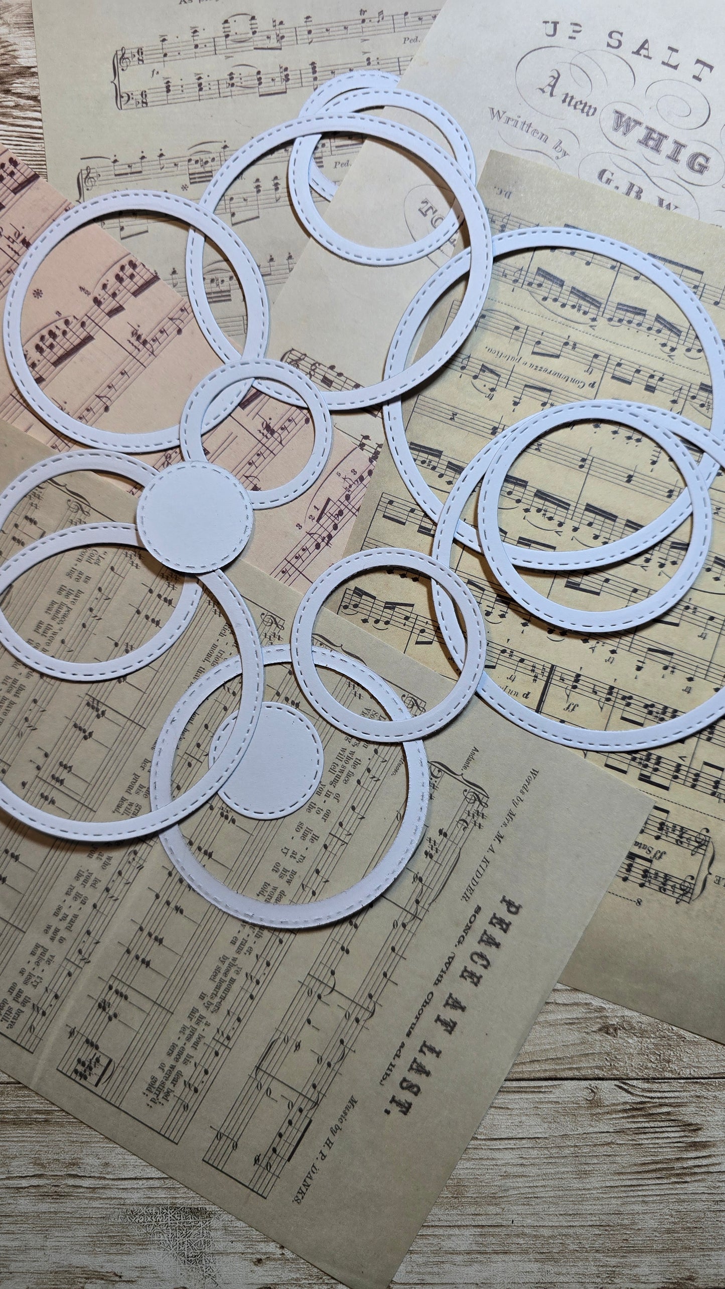 Set of Circle Die Cuts 300 g/M for Journaling| Scrapbooking | Crafts | HandArt •