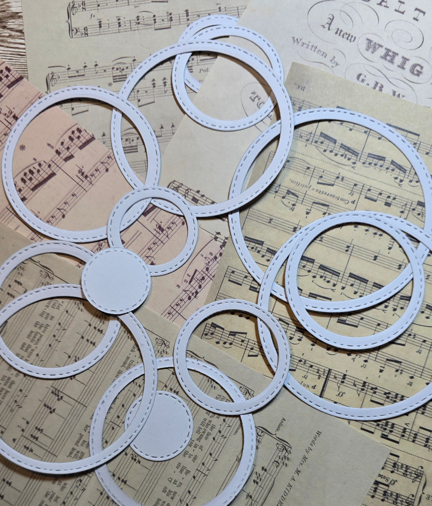 Set of Circle Die Cuts 300 g/M for Journaling| Scrapbooking | Crafts | HandArt •