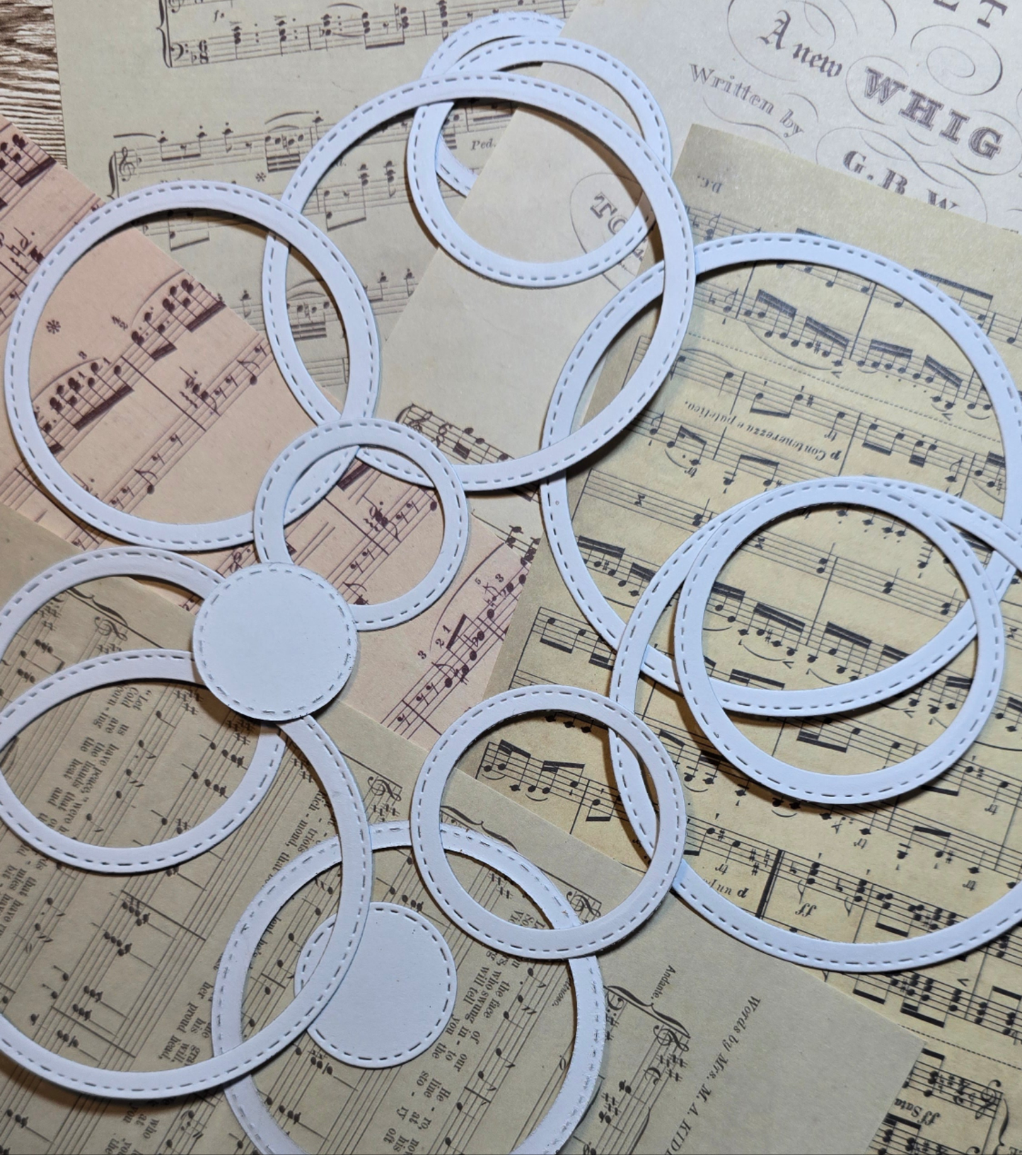 Set of Circle Die Cuts 300 g/M for Journaling| Scrapbooking | Crafts | HandArt •